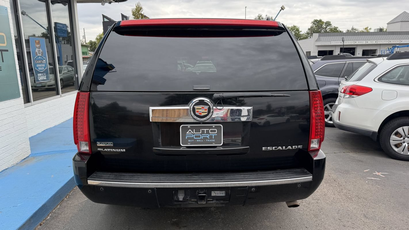 Used 2011 Cadillac Escalade ESV Platinum AWD/4WD image 3