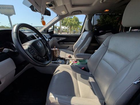 Used 2017 Honda Pilot Elite image 6