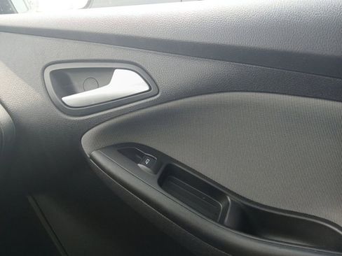 Used 2014 Ford Focus SE FWD image 10