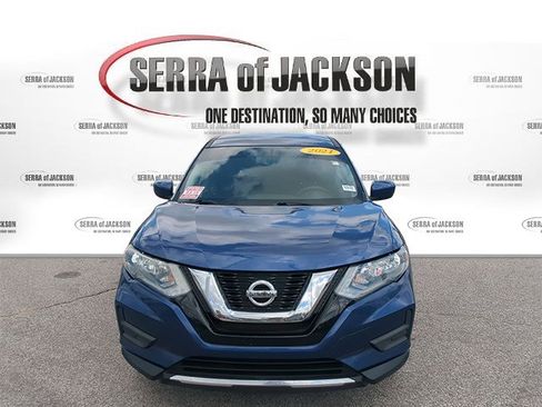 Used 2017 Nissan Rogue S image 3