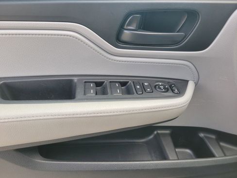 Used 2018 Honda Odyssey EX image 21