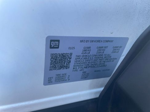 Used 2025 Chevrolet Trax LT image 29