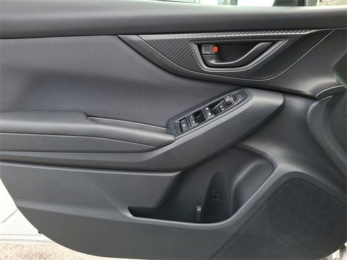 Used 2019 Subaru Crosstrek 2.0i Premium image 12