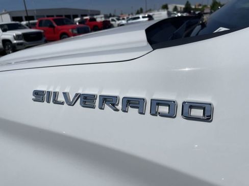 Used 2023 Chevrolet Silverado 1500 LT AWD/4WD image 3