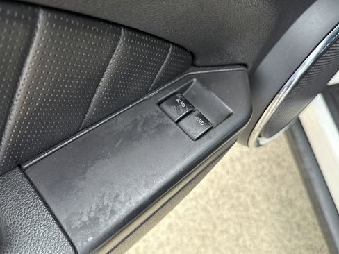 Used 2011 Ford Mustang Premium w/ Electronics Pkg image 11