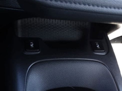 Used 2021 Toyota Corolla XLE image 32