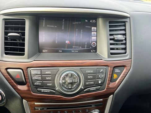 Used 2020 Nissan Pathfinder Platinum image 31