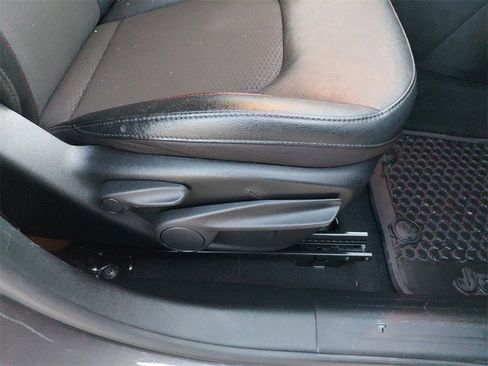 Used 2024 Jeep Compass Trailhawk w/ Trailhawk Convenience Group image 17