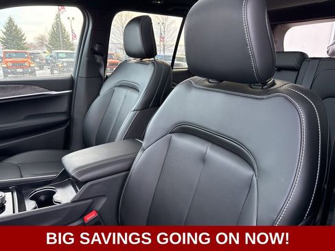 New 2025 Jeep Grand Cherokee Limited w/ Black Appearance Package image 27