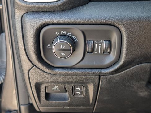 Used 2023 RAM 1500 Laramie AWD/4WD image 22