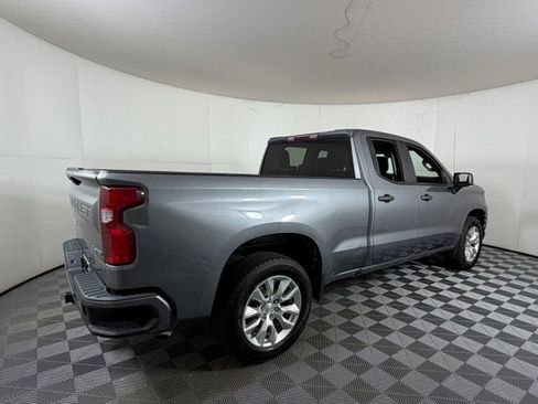 Used 2020 Chevrolet Silverado 1500 Custom w/ Custom Value Package RWD image 4