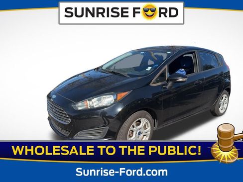 Used 2016 Ford Fiesta SE FWD image 1