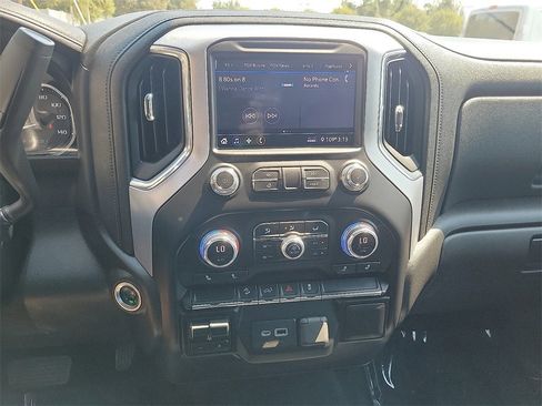 Used 2022 GMC Sierra 2500 SLE w/ SLE Convenience Package image 10