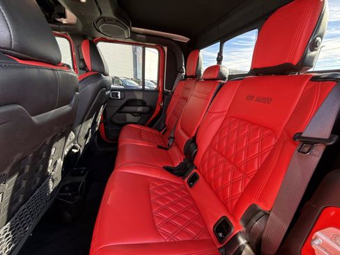 Used 2023 Jeep Gladiator Rubicon w/ Cold Weather Group image 15