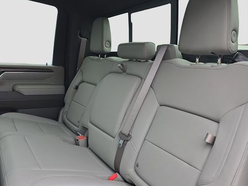 Used 2024 GMC Sierra 2500 SLT w/ SLT Premium Package AWD/4WD image 12