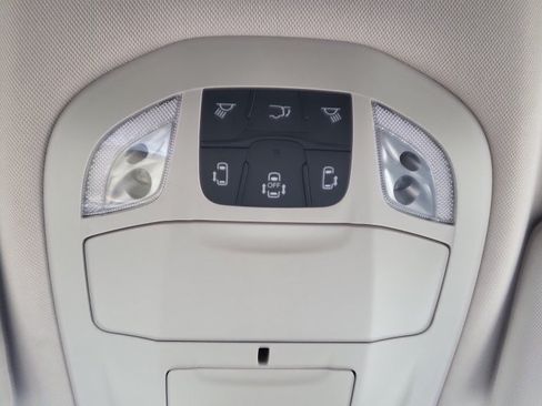 Used 2022 Chrysler Pacifica Touring-L FWD image 37