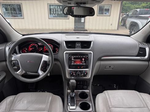 Used 2015 GMC Acadia SLT FWD image 2