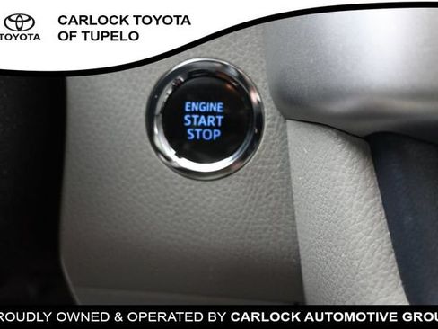 Used 2018 Toyota Highlander Limited FWD image 31