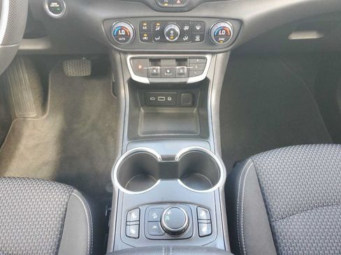 Used 2023 GMC Terrain SLE w/ Driver Convenience Package FWD image 18