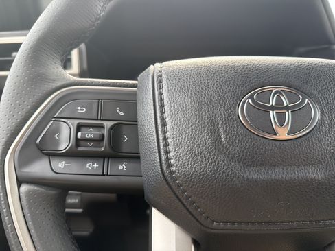 Certified 2025 Toyota 4Runner TRD Off-Road AWD/4WD image 10