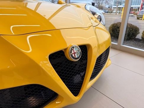 Used 2015 Alfa Romeo 4C Spider w/ Convenience Group image 10