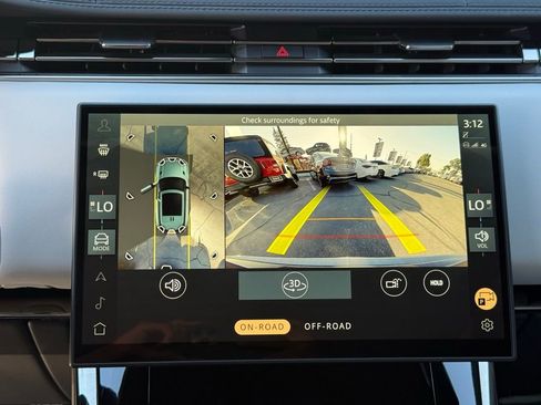 Used 2024 Land Rover Range Rover Sport SE image 33