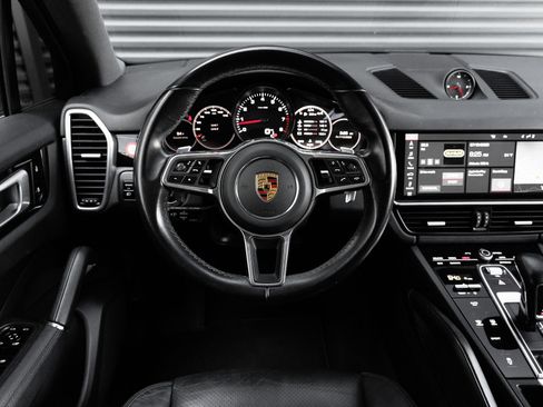 Certified 2020 Porsche Cayenne AWD/4WD image 16