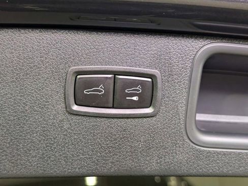 Certified 2025 Porsche Macan image 22