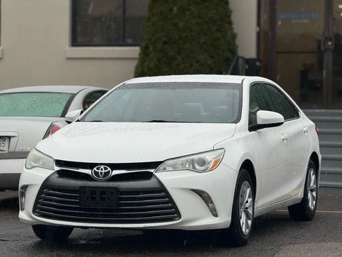 Used 2016 Toyota Camry LE FWD image 1