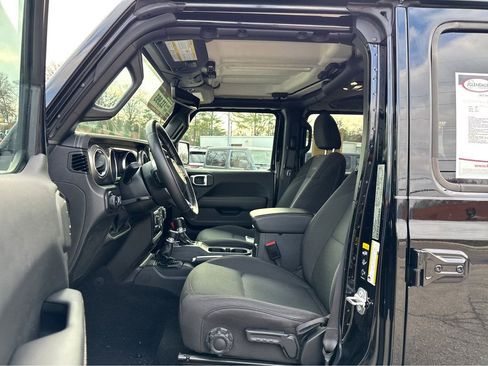 Certified 2022 Jeep Wrangler Unlimited Sahara w/ LED Lighting Group image 11