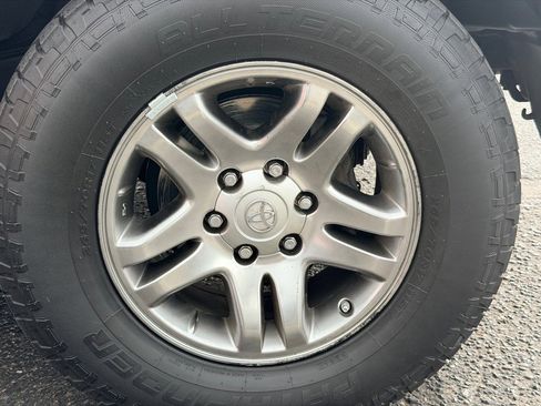 Used 2005 Toyota Sequoia Limited image 42