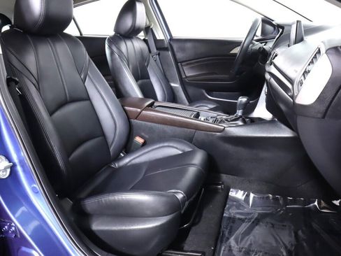 Used 2017 MAZDA MAZDA3 Touring FWD image 37