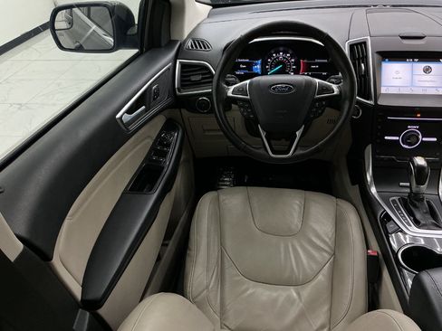 Used 2016 Ford Edge Titanium FWD image 33