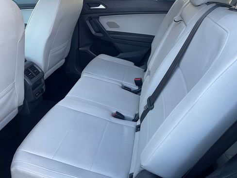 Used 2021 Volkswagen Tiguan SE w/ 3rd Row Seat Package image 10