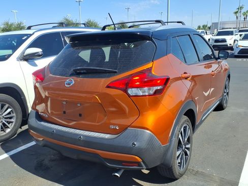 Used 2020 Nissan Kicks SR w/ Exterior Package FWD image 3