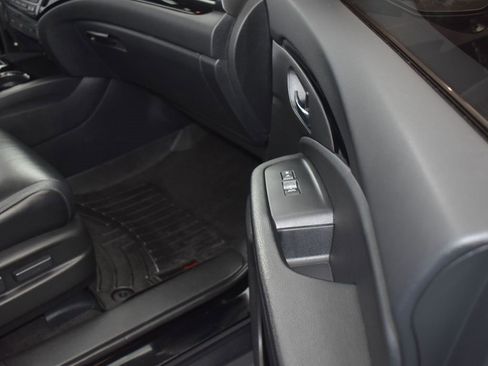 Used 2017 Honda Pilot Touring image 14