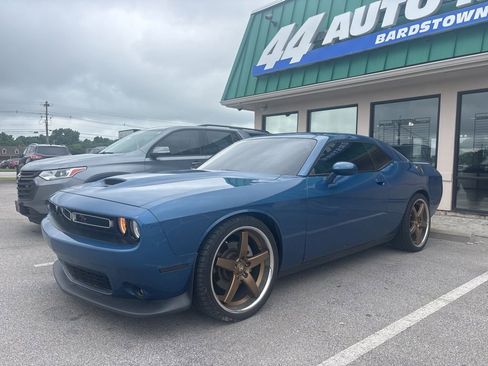Used 2022 Dodge Challenger R/T w/ Plus Package RWD image 2