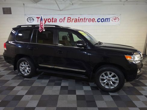 Certified 2019 Toyota Land Cruiser AWD/4WD image 1