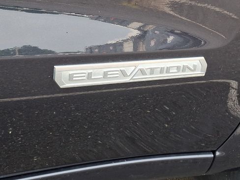 Used 2023 GMC Sierra 1500 Elevation AWD/4WD image 9