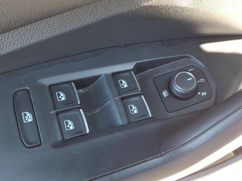 Certified 2025 Volkswagen Jetta S FWD image 18