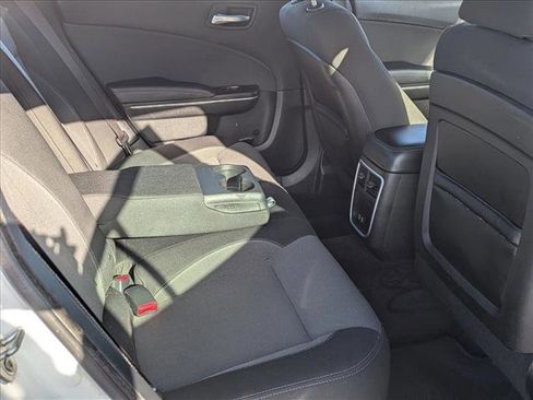 Used 2015 Dodge Charger SE image 17