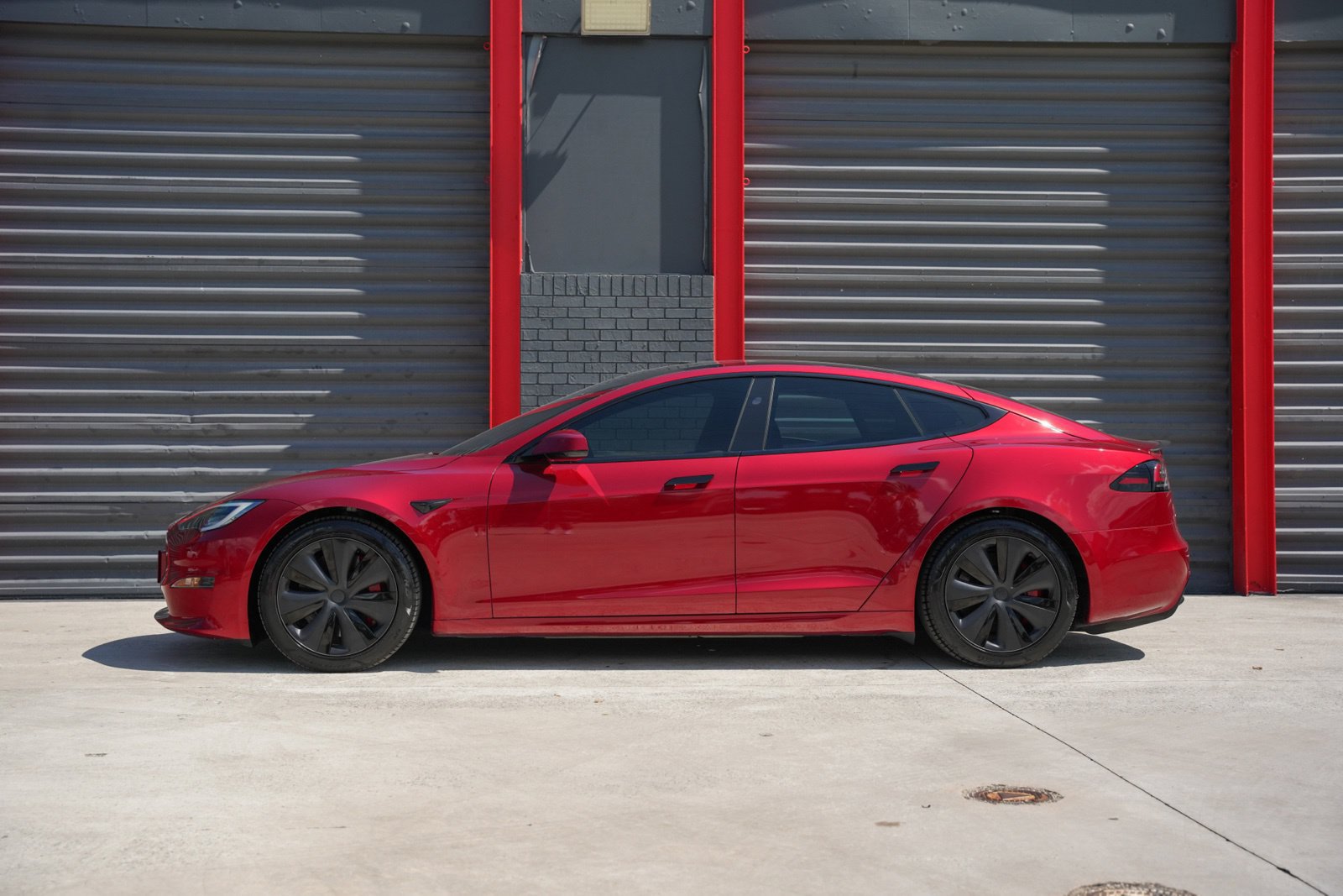 Used 2024 Tesla Model S Plaid AWD/4WD image 2