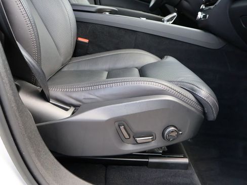 Used 2023 Volvo XC60 T8 Ultimate w/ Climate Package AWD/4WD image 12