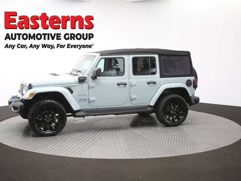 Used 2024 Jeep Wrangler Unlimited Sahara w/ Technology Group AWD/4WD image 58