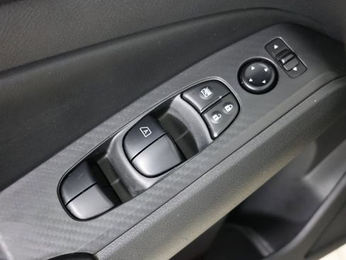 Used 2025 Nissan Altima 2.5 SV FWD image 19