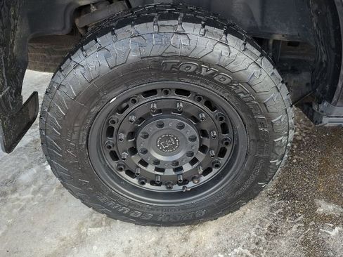 Used 2023 Ford F150 Lightning Platinum image 21