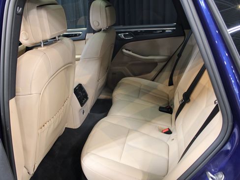 Certified 2025 Porsche Macan image 21