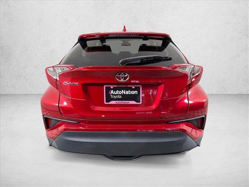 Used 2020 Toyota C-HR XLE FWD image 4