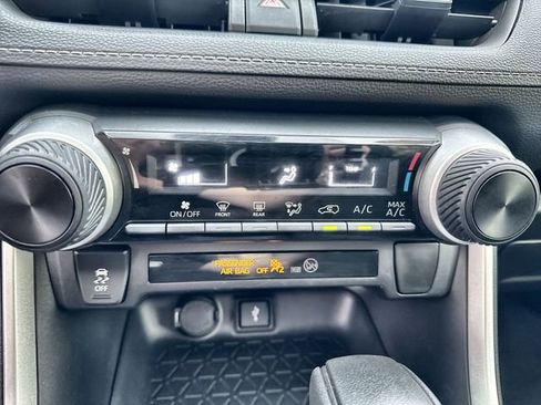 Used 2021 Toyota RAV4 LE image 26