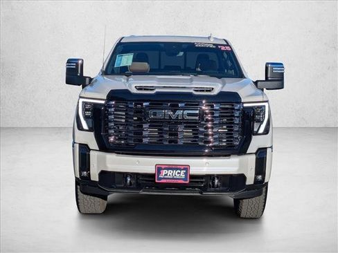 Certified 2025 GMC Sierra 2500 Denali Ultimate w/ Max Trailering Package image 2